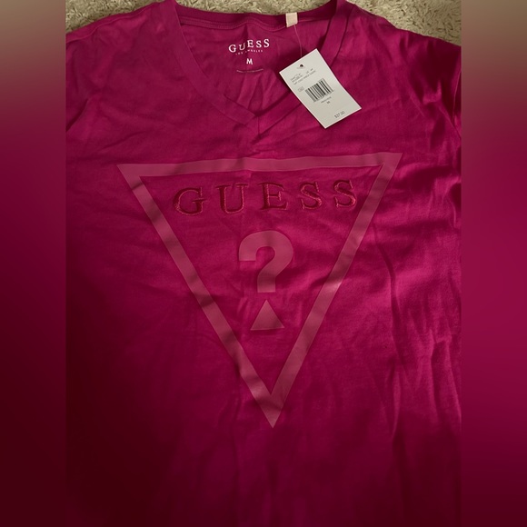 UNISEX VNECK TSHIRT NWT